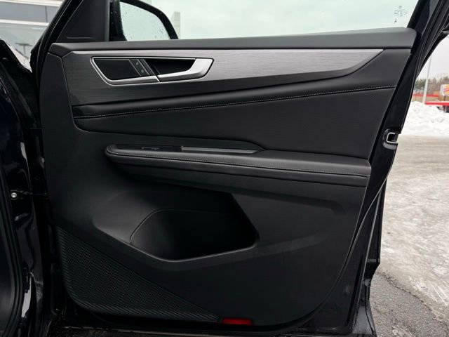 Used 2025 Volkswagen Atlas Cross Sport SE image 15