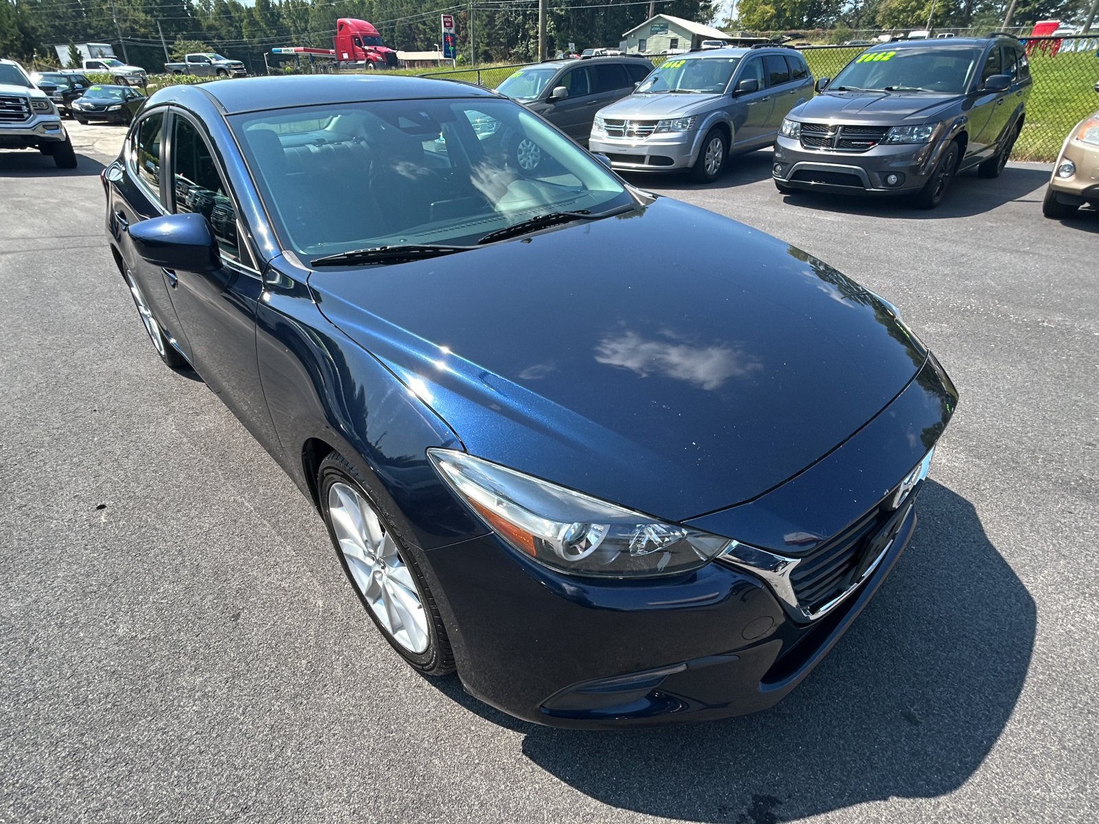 Used 2017 MAZDA MAZDA3 Touring FWD image 7