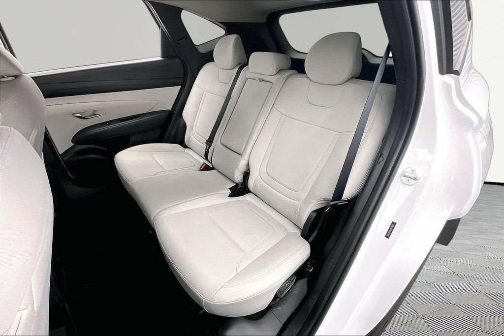 Used 2025 Hyundai Tucson SE image 26
