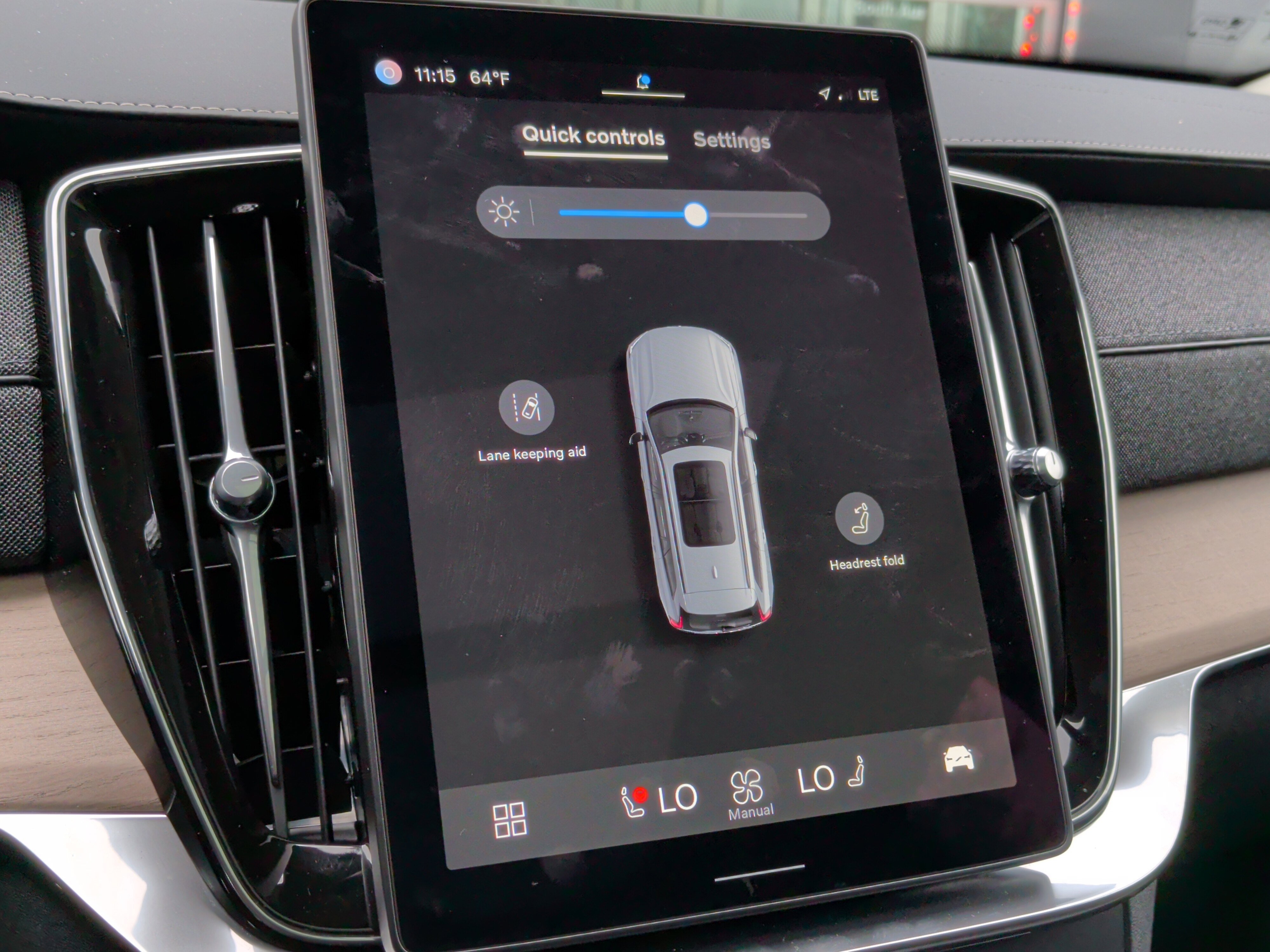 Used 2025 Volvo XC90 B6 Plus image 24