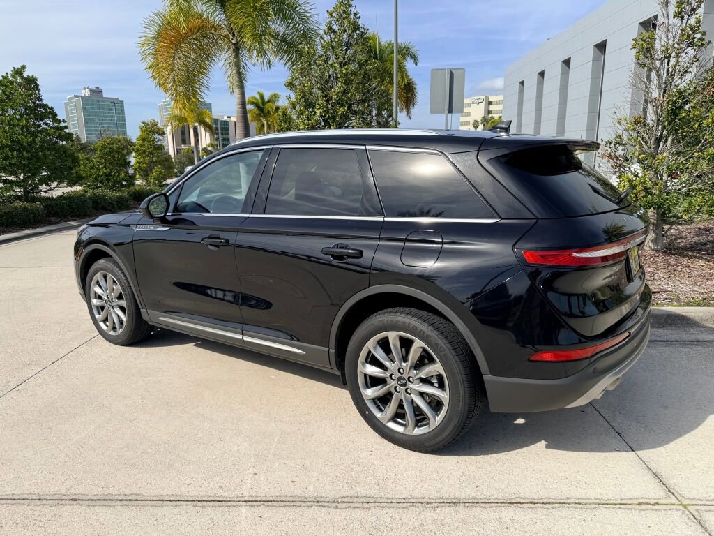 Used 2021 Lincoln Corsair Standard w/ Premium Package image 2