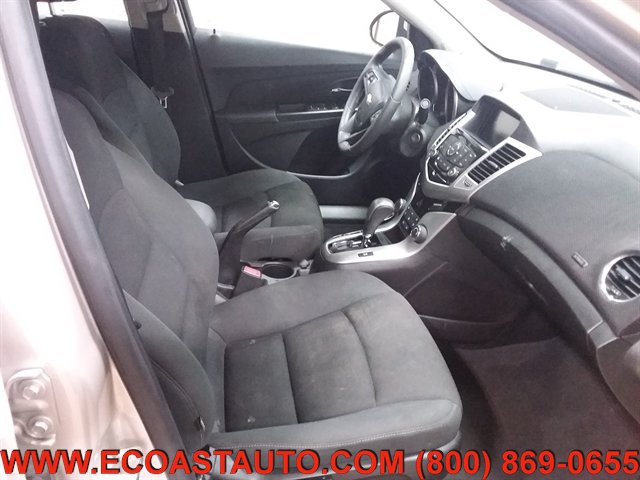 Used 2016 Chevrolet Cruze LT w/ Technology Package FWD image 14