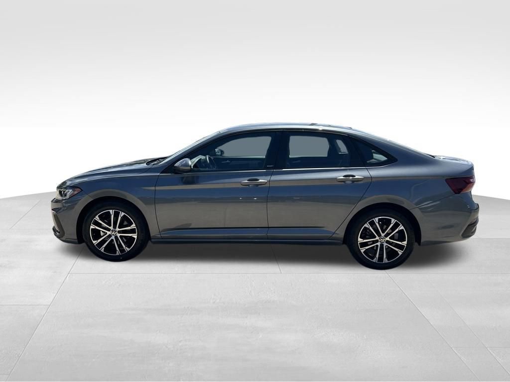 Used 2026 Volkswagen Jetta Sport FWD image 2