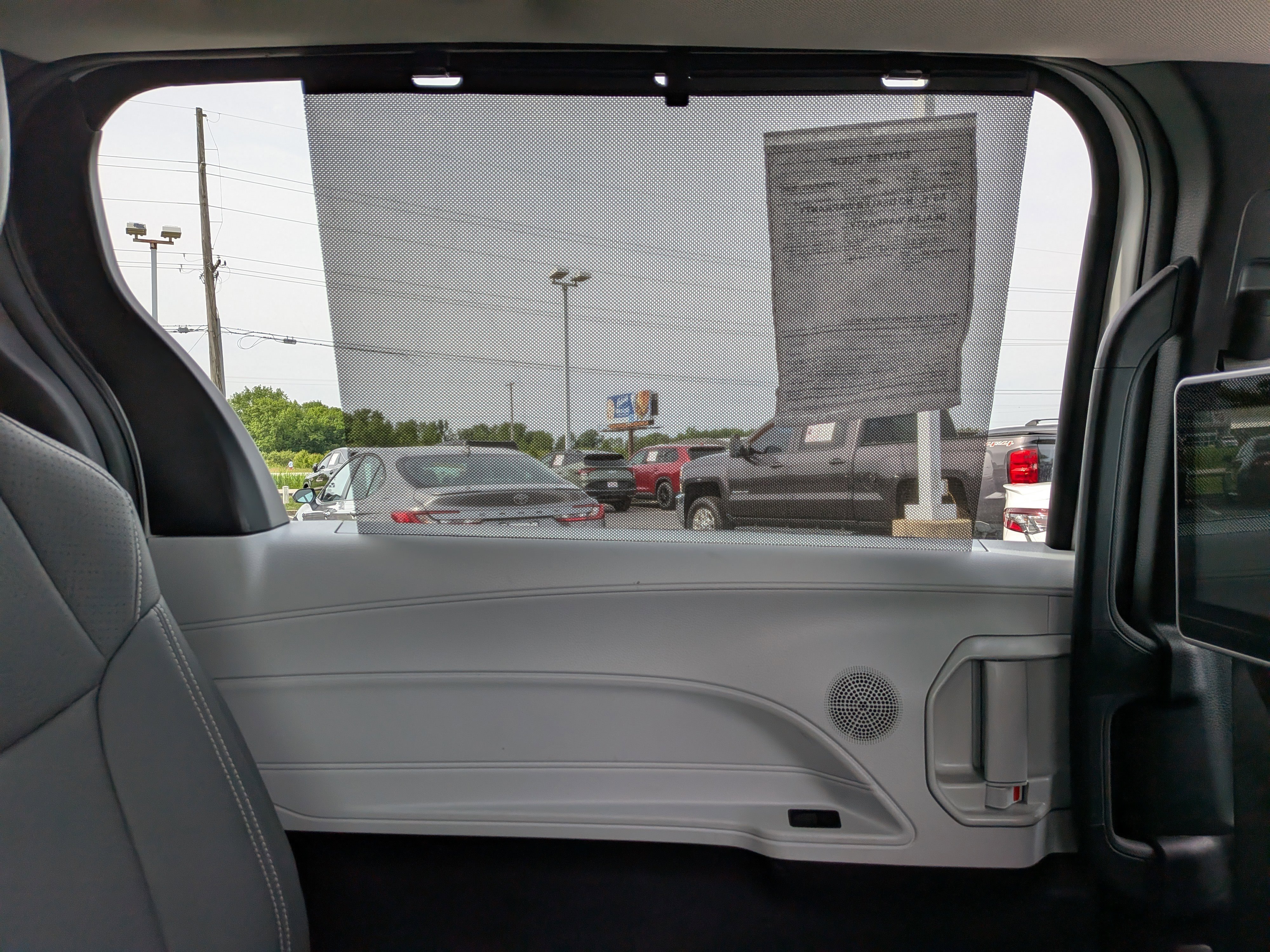 Used 2025 Toyota Sienna LE w/ LE Plus Package AWD/4WD image 25