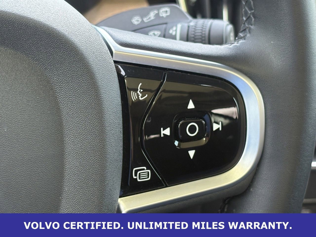 Certified 2025 Volvo XC90 B6 Plus image 18