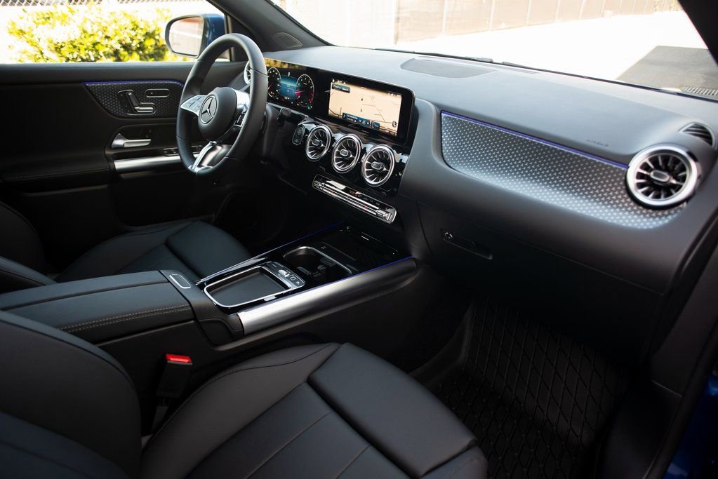 Used 2025 Mercedes-Benz GLA 250 4MATIC image 28