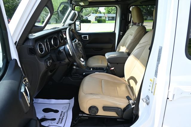 Used 2019 Jeep Wrangler Unlimited Sahara AWD/4WD image 27