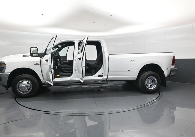 New 2026 RAM 3500 Tradesman AWD/4WD image 49