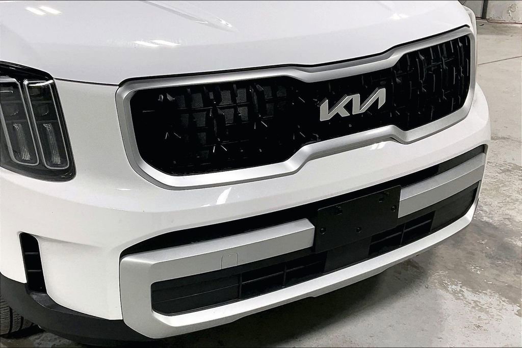 Used 2024 Kia Telluride EX image 37