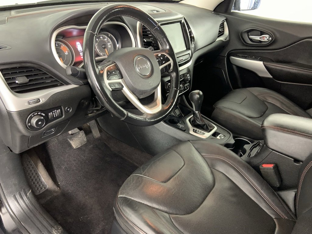 Used 2018 Jeep Cherokee Trailhawk w/ Quick Order Package 27L image 30