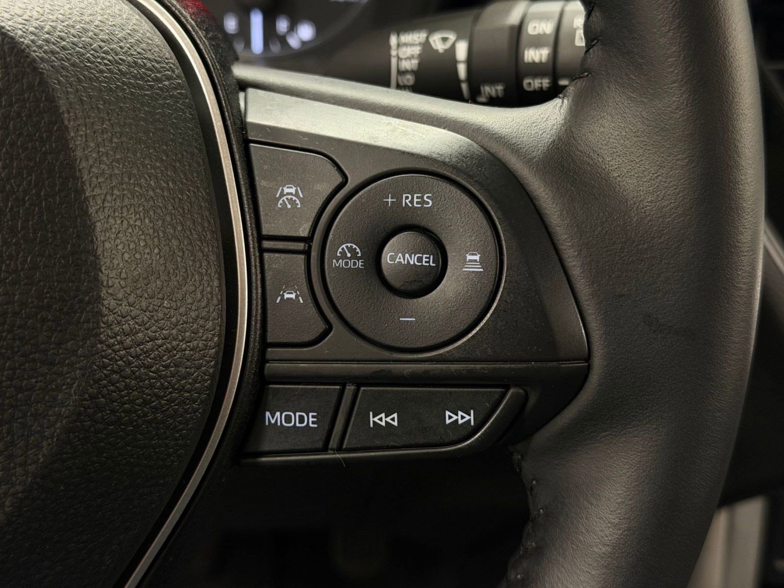 Used 2024 Toyota Corolla Cross LE w/ Moonroof Package image 23