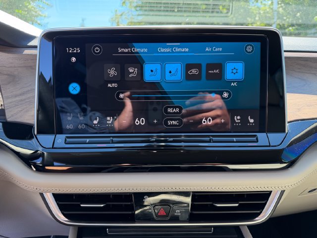 Used 2024 Volkswagen Atlas SE FWD image 27