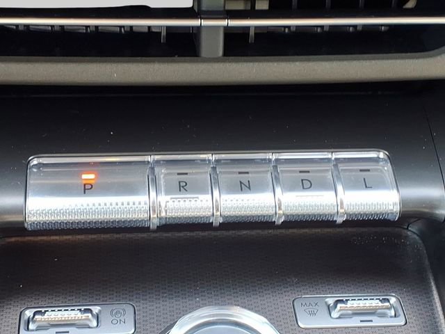 Used 2025 Lincoln Nautilus Premier AWD/4WD image 12
