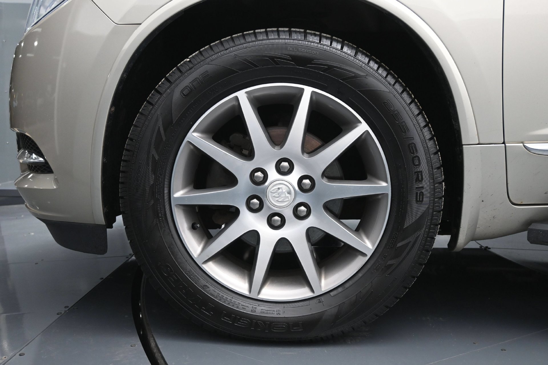 Used 2014 Buick Enclave Leather FWD image 19