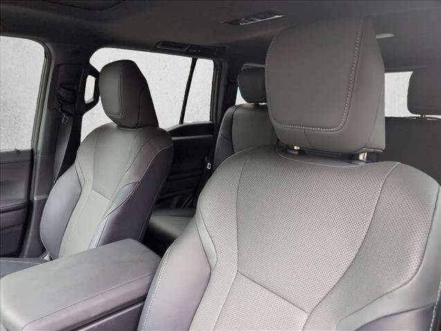 Used 2024 Lexus GX 550 w/ Cold Area Package AWD/4WD image 12