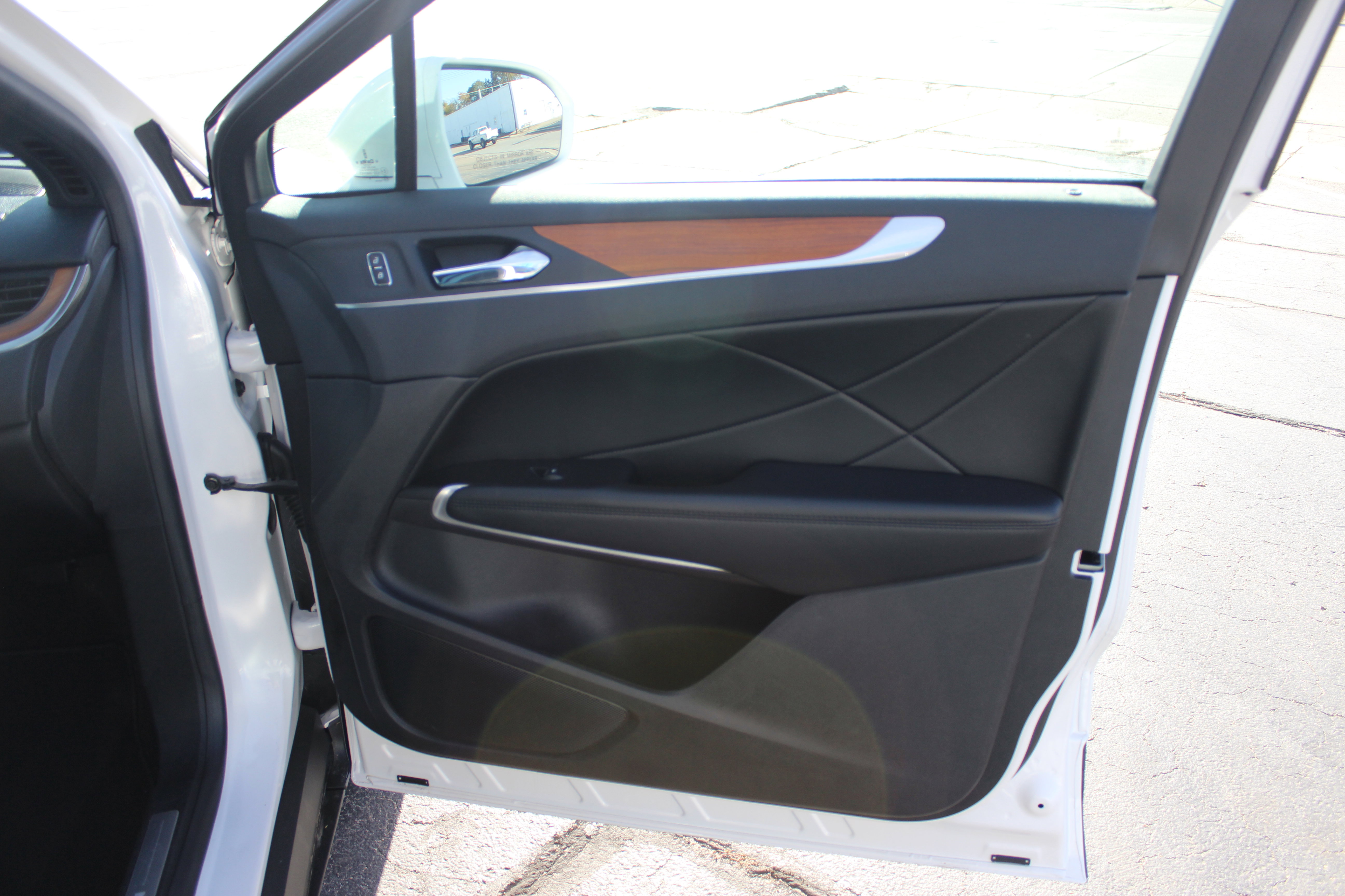 Used 2019 Lincoln MKC Reserve w/ MKC Climate Package image 23