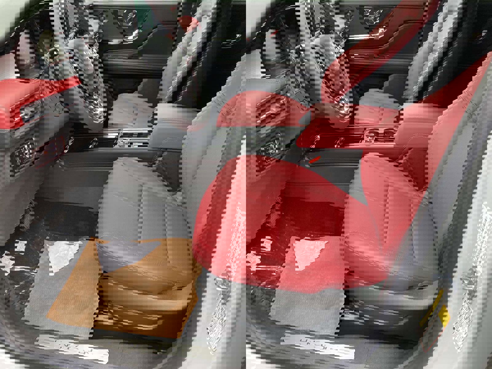 New 2025 Lincoln Corsair Reserve w/ Equipment Group 202A image 19