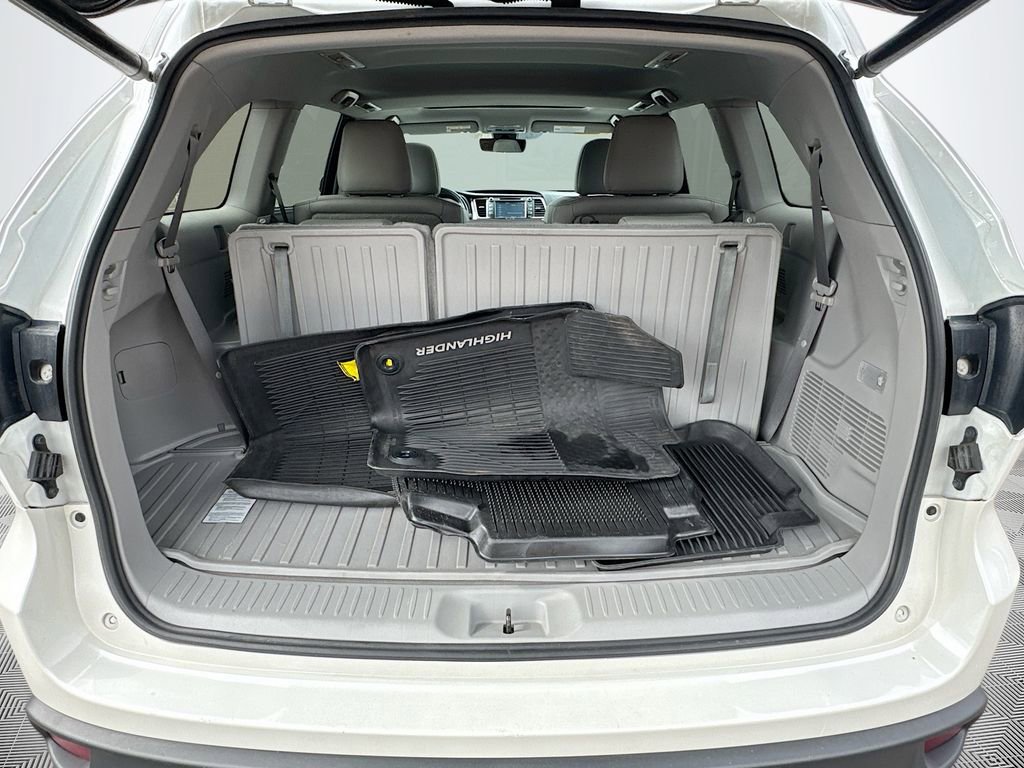 Used 2019 Toyota Highlander XLE image 25