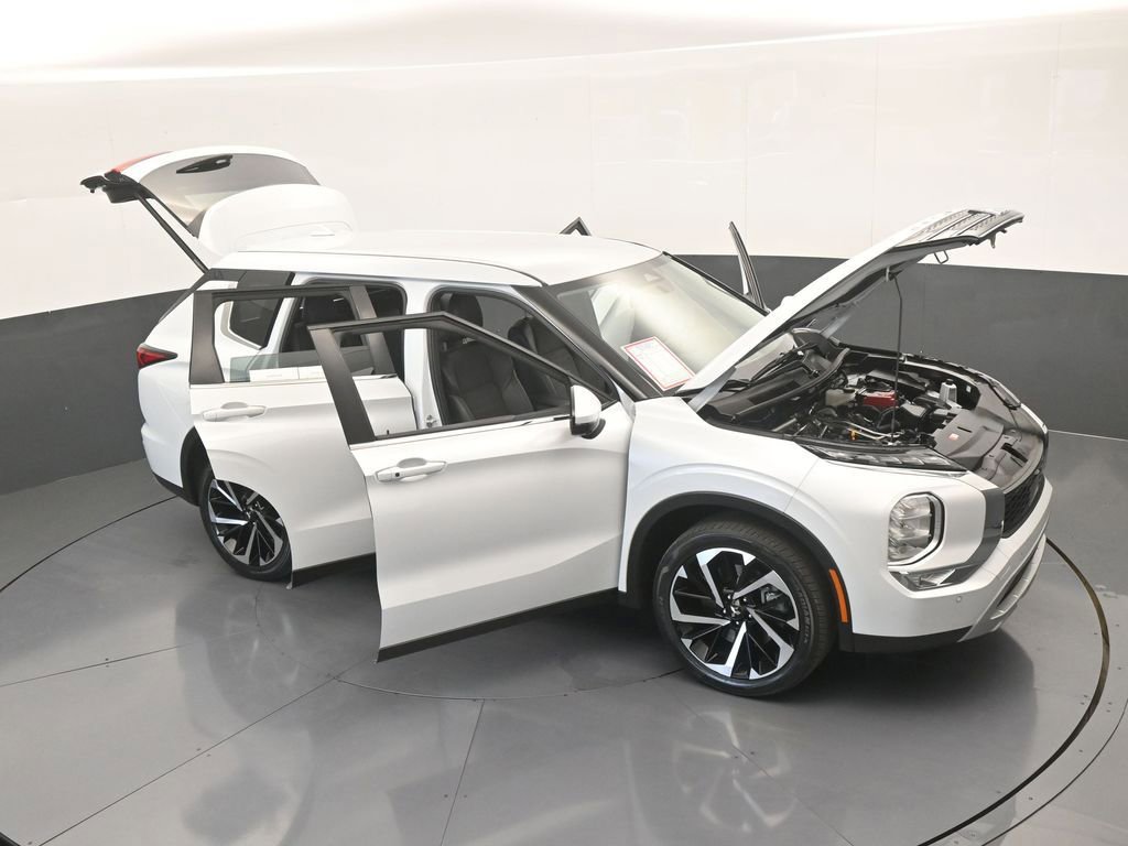 Used 2023 Mitsubishi Outlander SE image 78