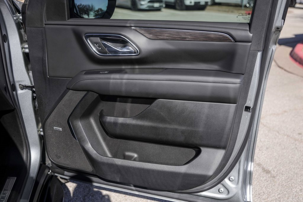 Used 2024 Chevrolet Tahoe LT w/ Luxury Package image 31