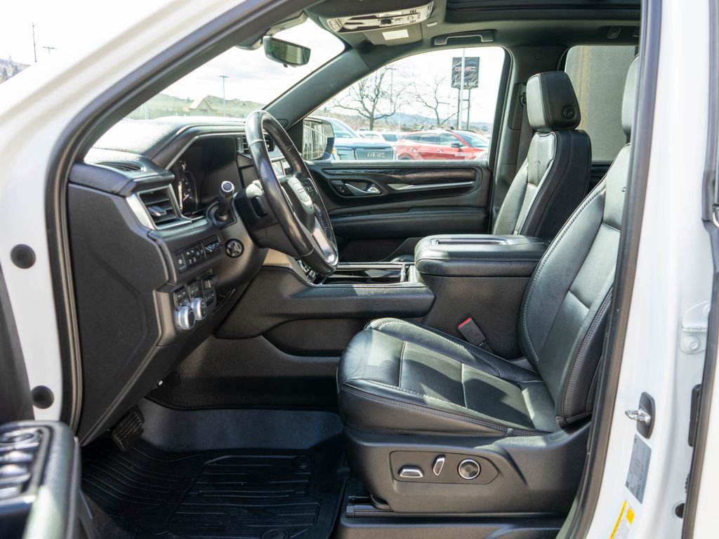 Used 2021 GMC Yukon Denali w/ Denali Premium Package AWD/4WD image 11
