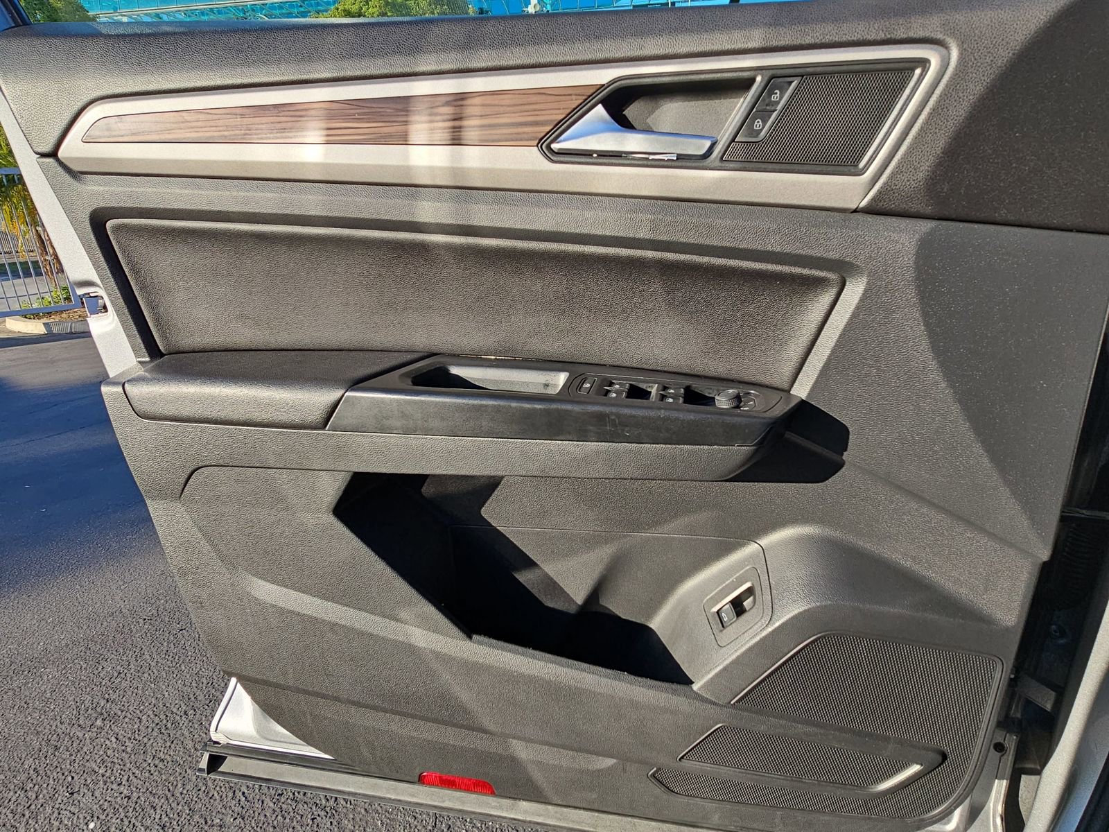 Used 2021 Volkswagen Atlas SE w/ Panoramic Sunroof Package image 26