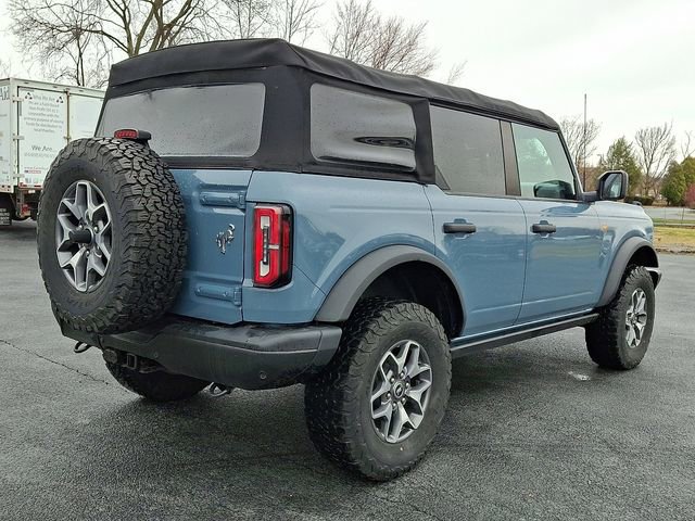 Used 2022 Ford Bronco Badlands image 9