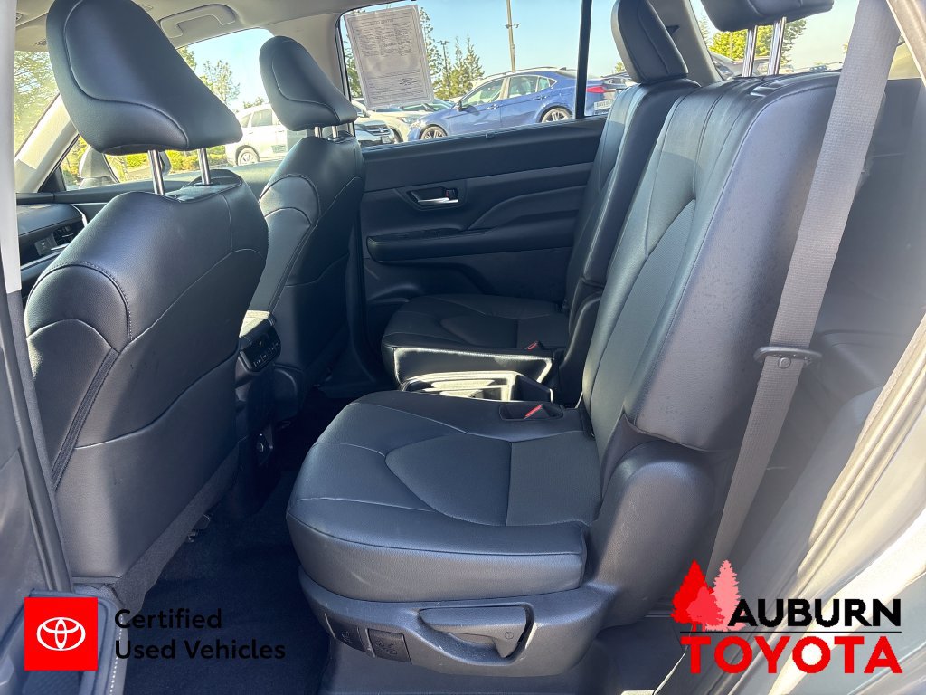 Used 2025 Toyota Grand Highlander AWD image 19