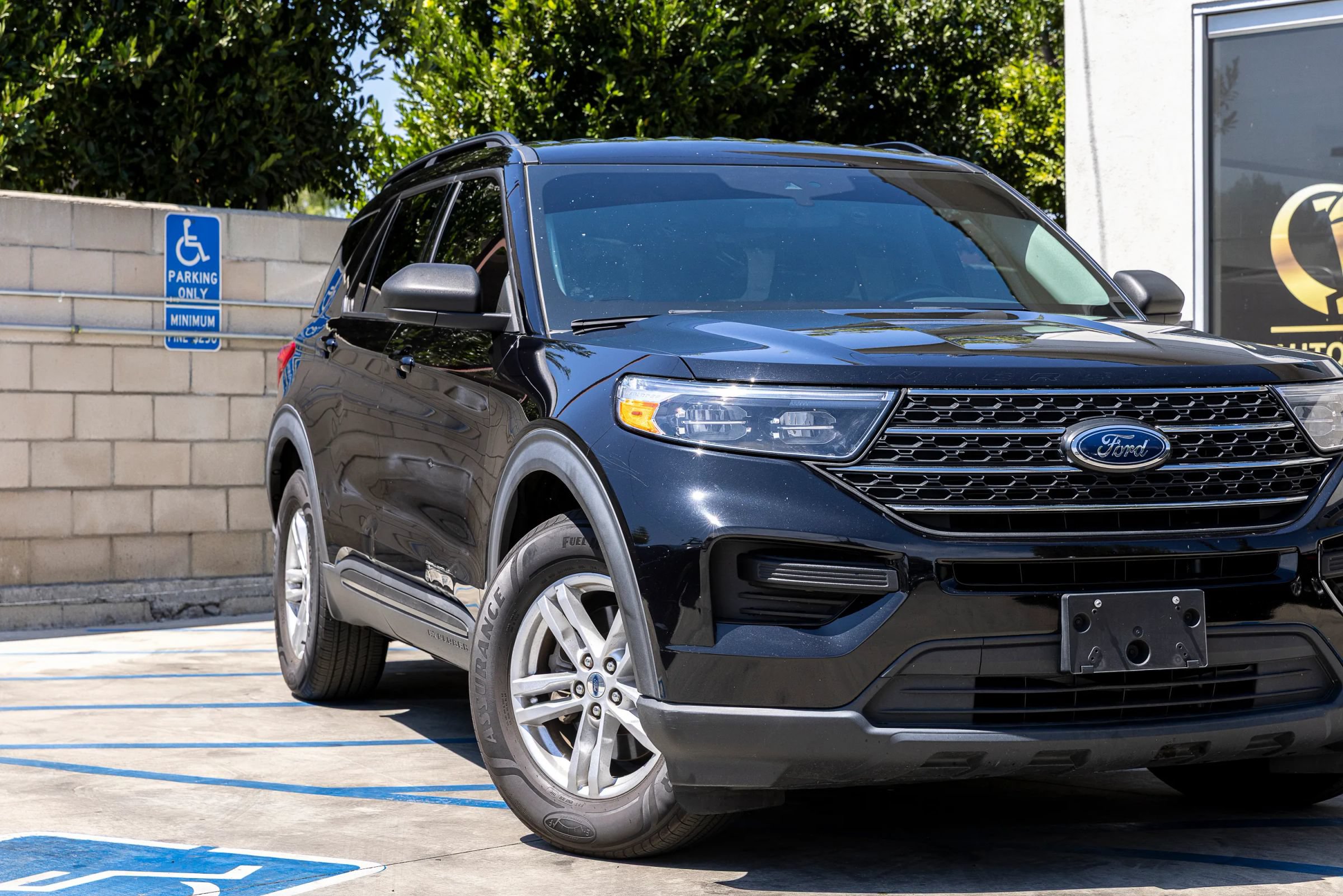 Used 2023 Ford Explorer XLT RWD image 5