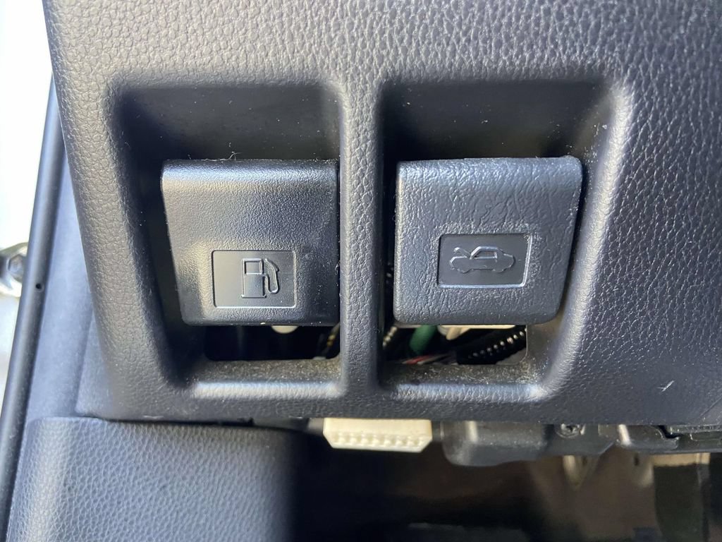 Used 2021 Toyota RAV4 XLE FWD image 27