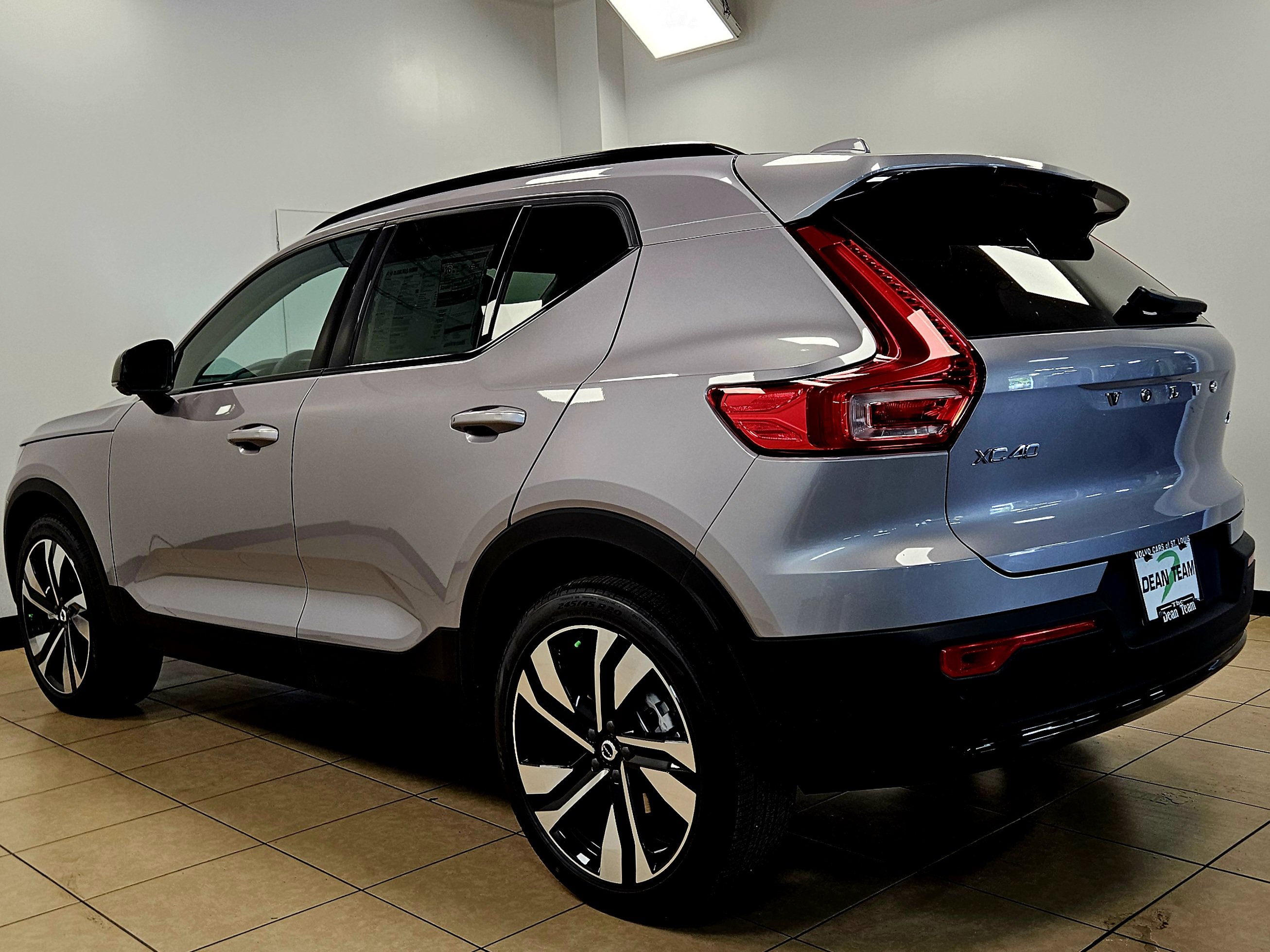 New 2026 Volvo XC40 B5 Plus w/ Climate Package AWD/4WD image 6