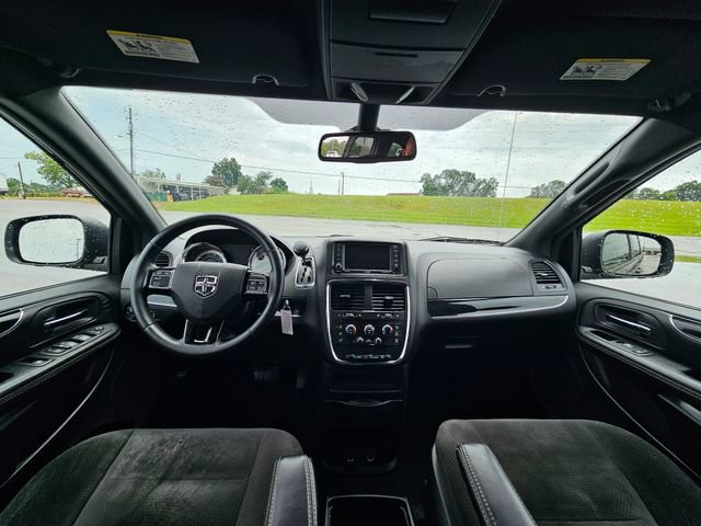 Used 2019 Dodge Grand Caravan SE FWD image 12