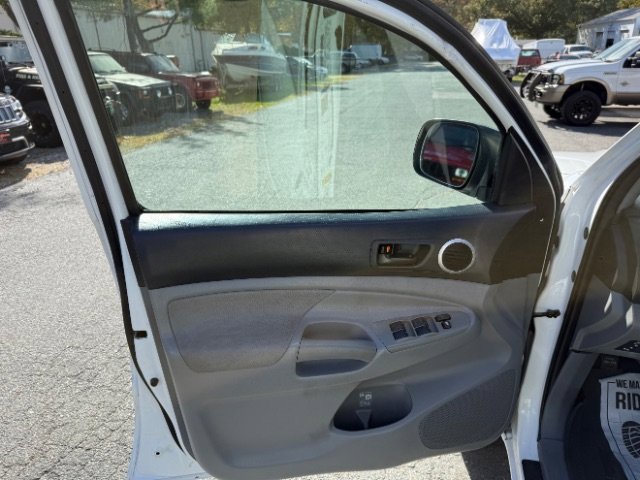 Used 2011 Toyota Tacoma 2WD Double Cab w/ Convenience Pkg image 17