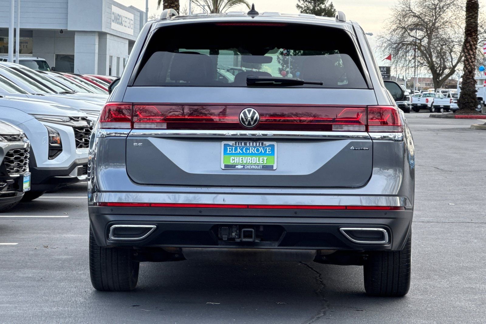 Used 2025 Volkswagen Atlas SE image 4