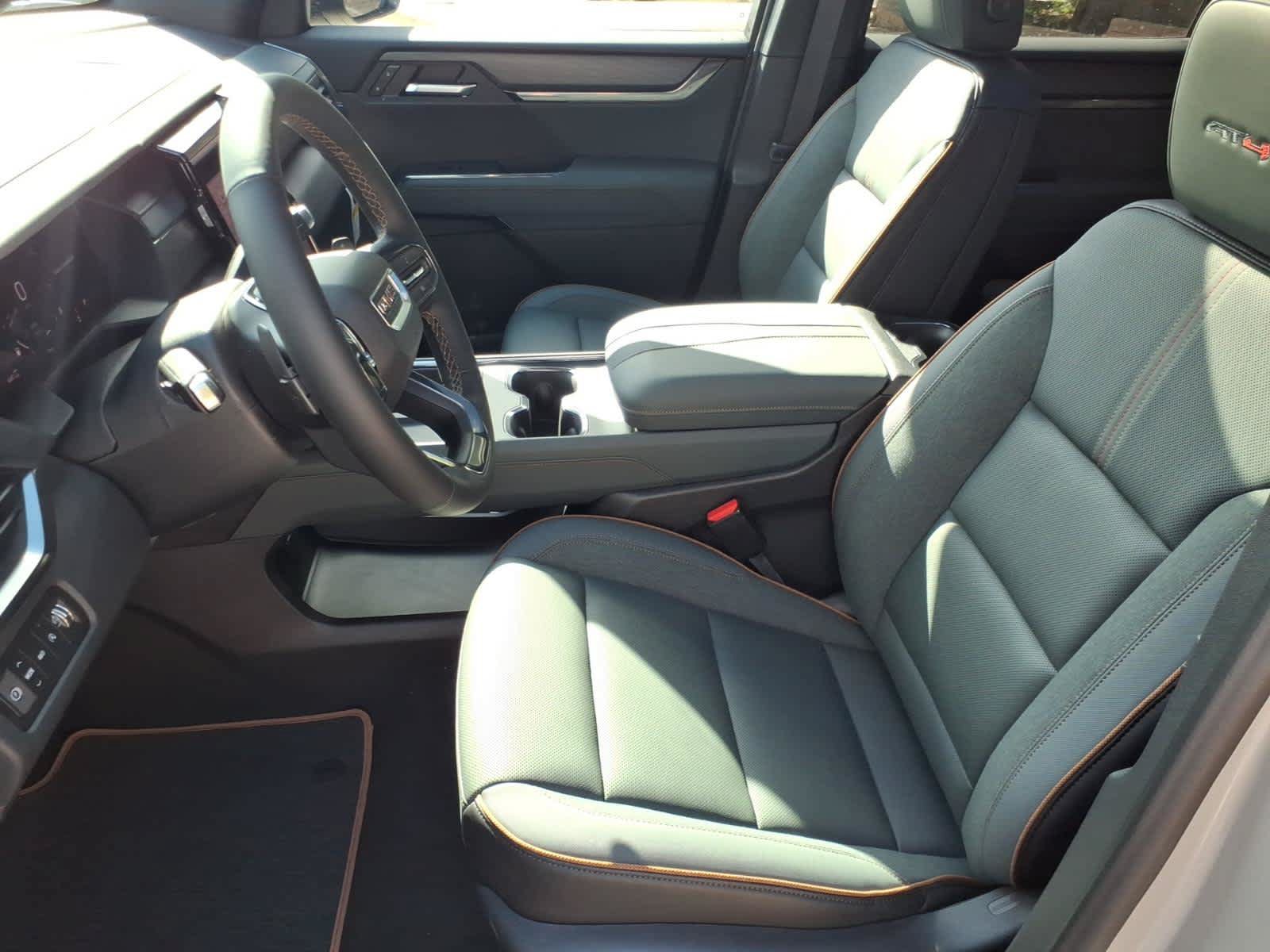 New 2027 GMC Acadia AT4 w/ Luxury Package AWD/4WD image 2