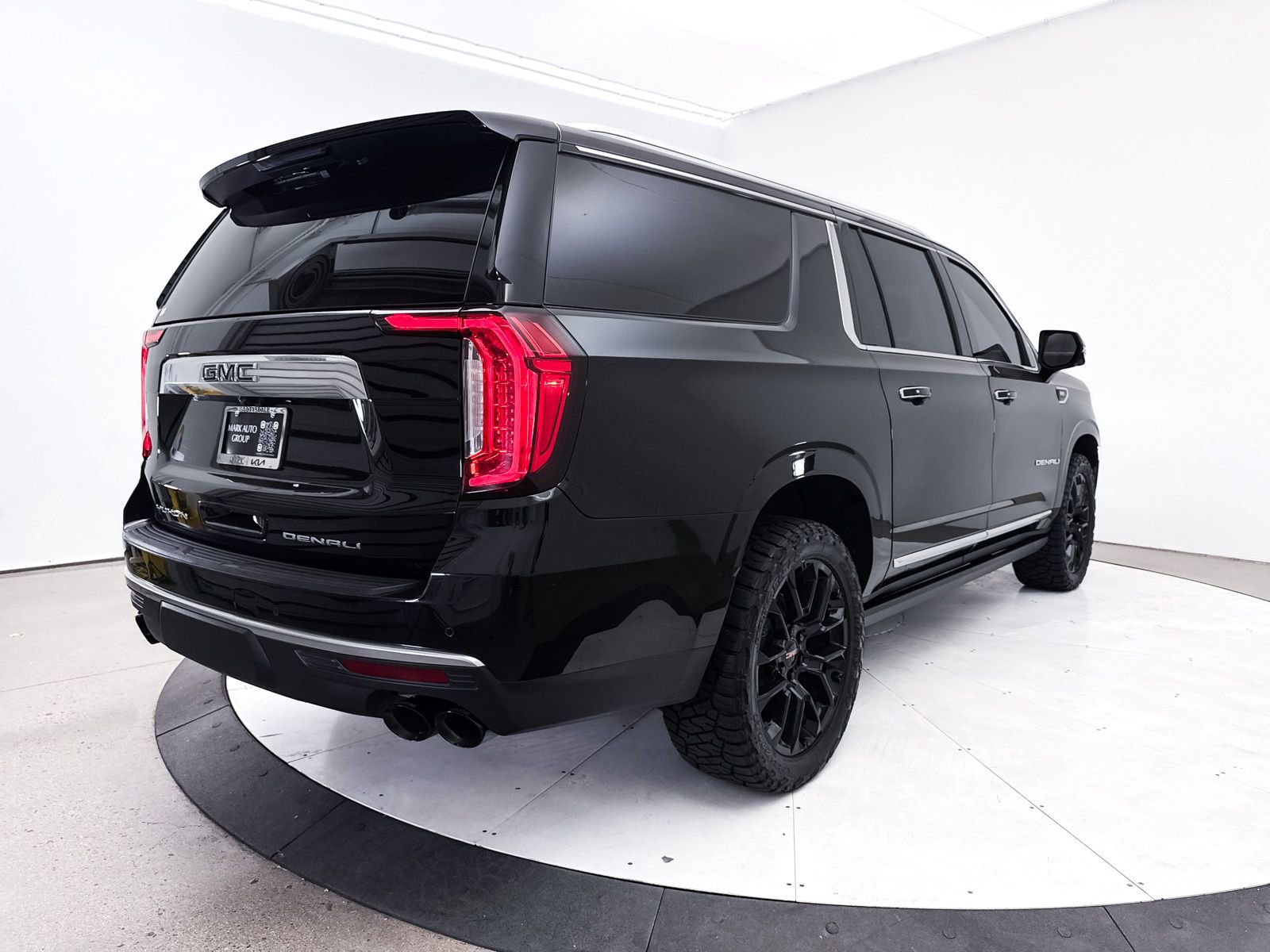 Used 2022 GMC Yukon XL Denali AWD/4WD image 20