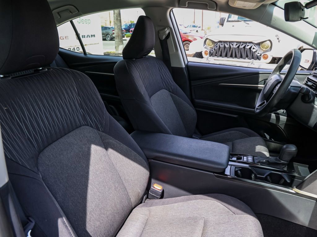 Used 2025 Toyota Camry LE image 21