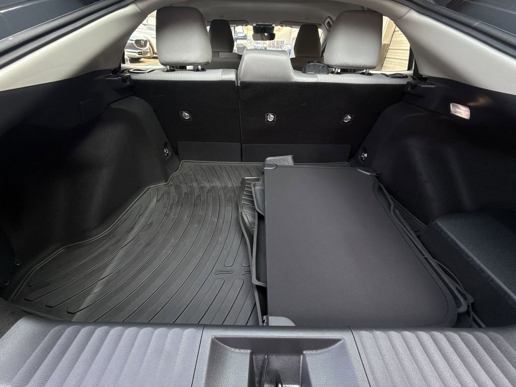 Used 2024 Toyota Prius LE image 25