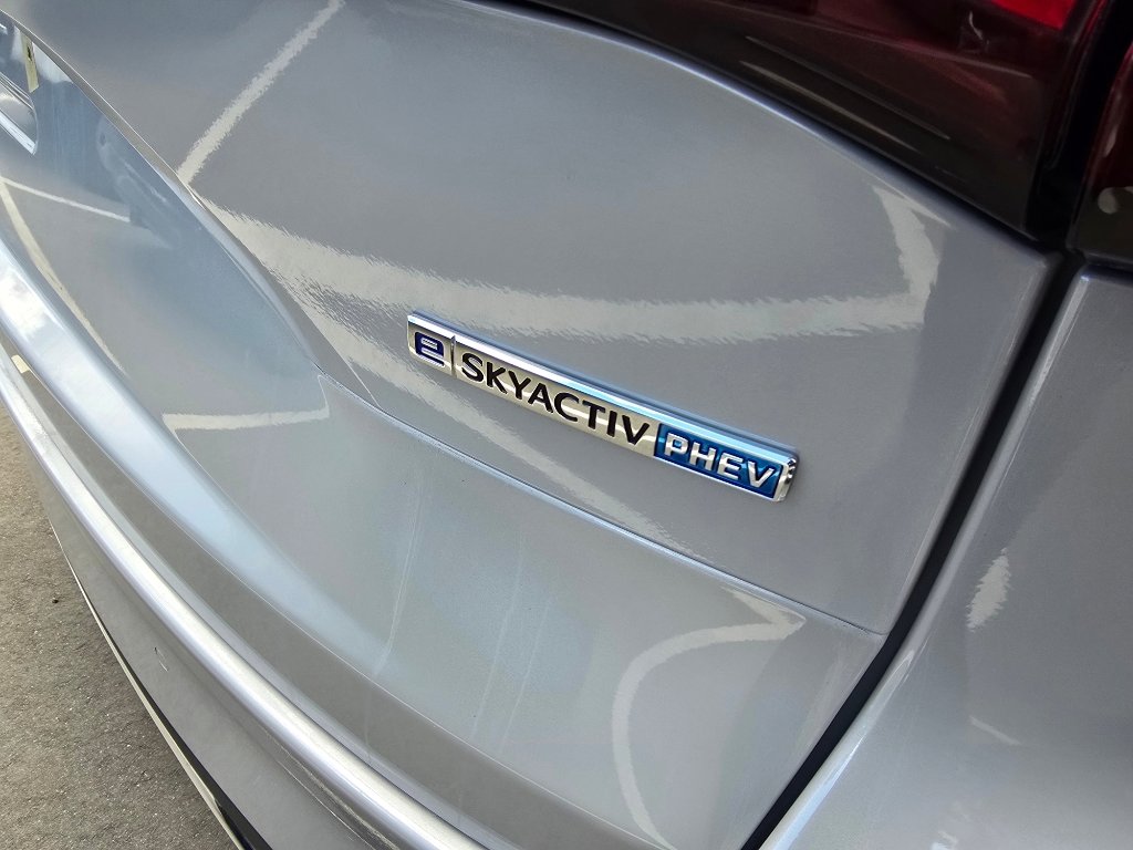 Used 2024 MAZDA CX-90 Plug-In Hybrid w/ Premium Pkg image 9