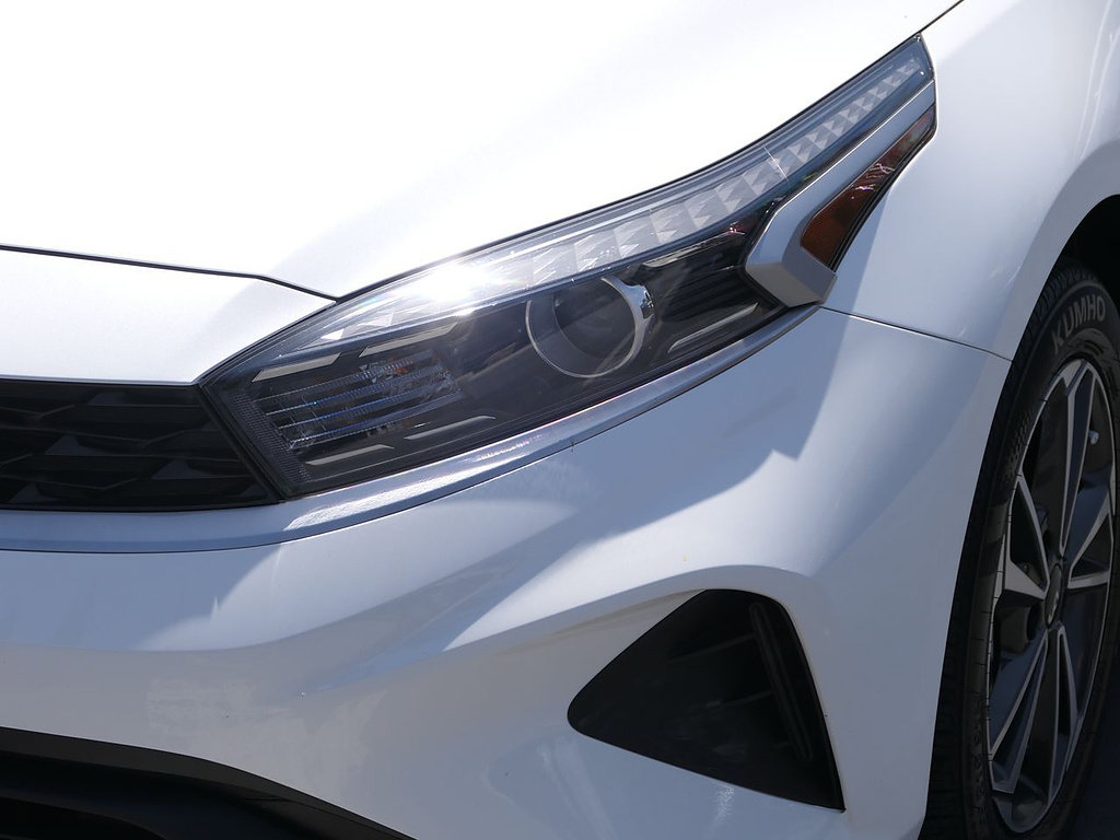 Used 2023 Kia Forte LXS w/ LXS Technology Package FWD image 8