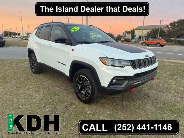 New 2026 Jeep Compass Trailhawk w/ Sun, Sound & Navigation Group AWD/4WD image 1