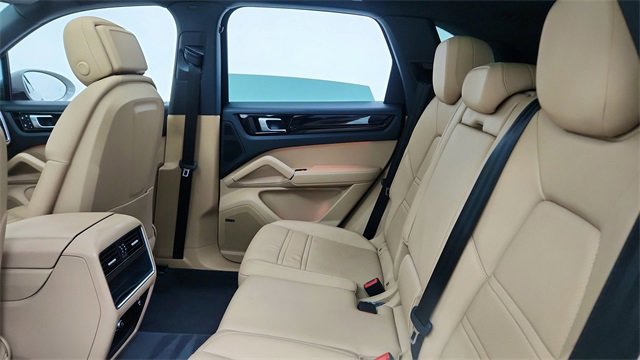 Used 2022 Porsche Cayenne image 28