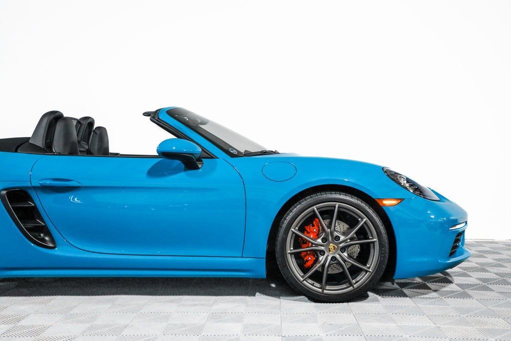 Used 2018 Porsche 718 Boxster S image 11