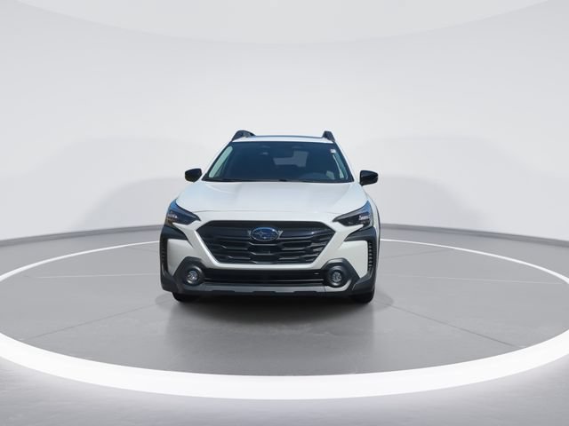 Used 2025 Subaru Outback Onyx Edition AWD/4WD image 3