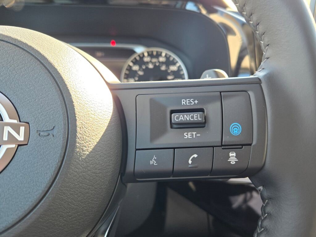 New 2025 Nissan Pathfinder SV w/ Black Appearance Package image 33