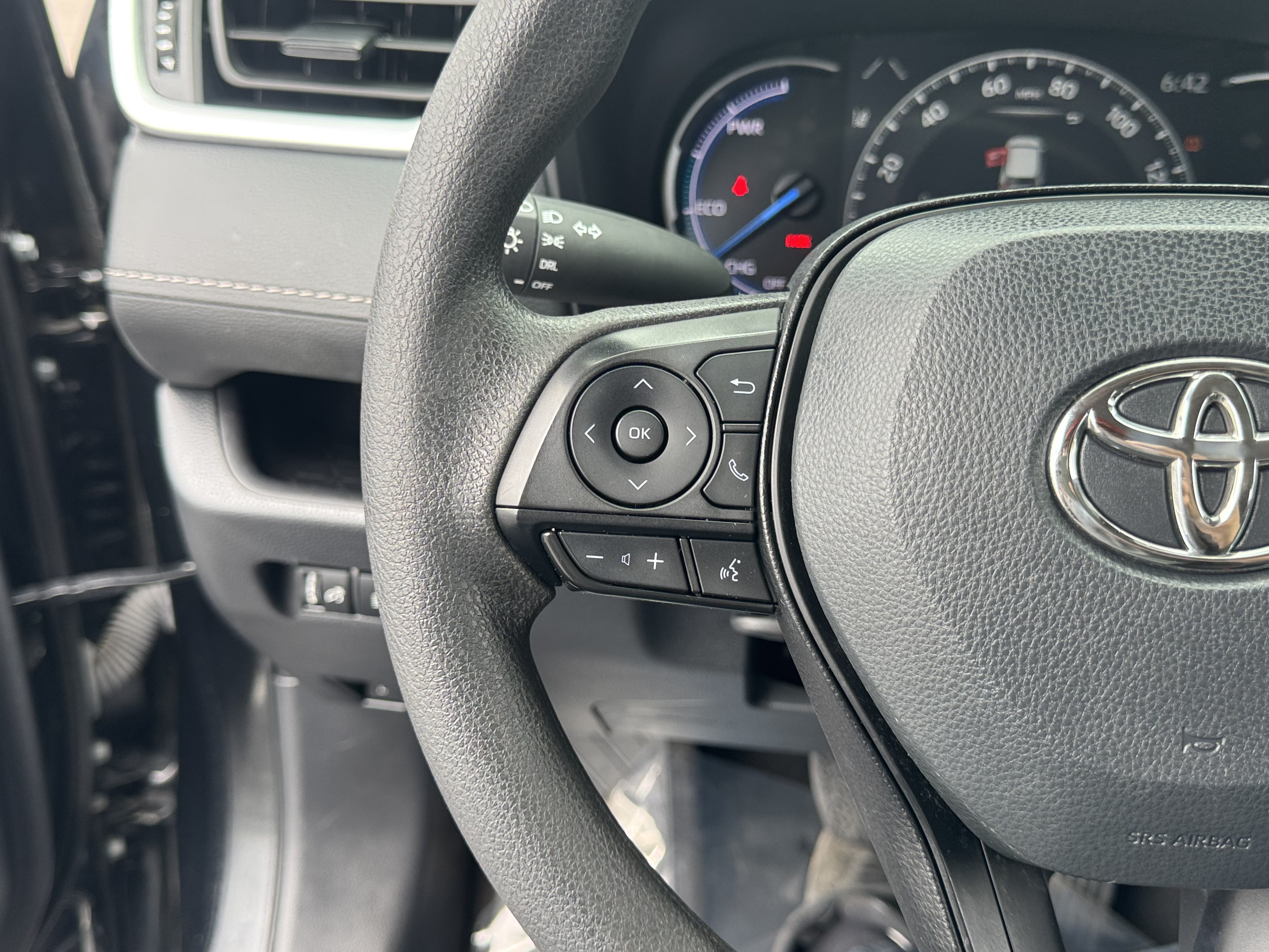 Used 2024 Toyota RAV4 LE AWD/4WD image 21