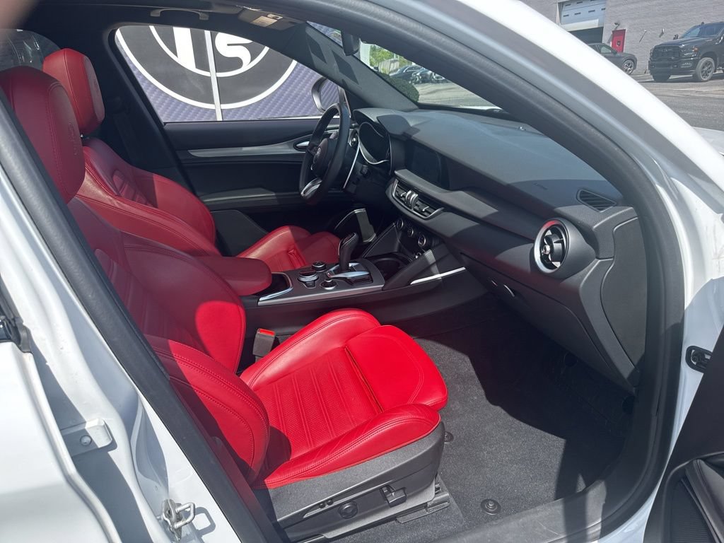 Used 2023 Alfa Romeo Stelvio Veloce AWD/4WD image 66