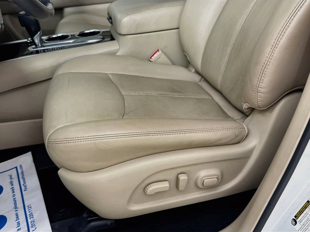 Used 2016 Nissan Pathfinder Platinum w/ Family Entertainment Package FWD image 25