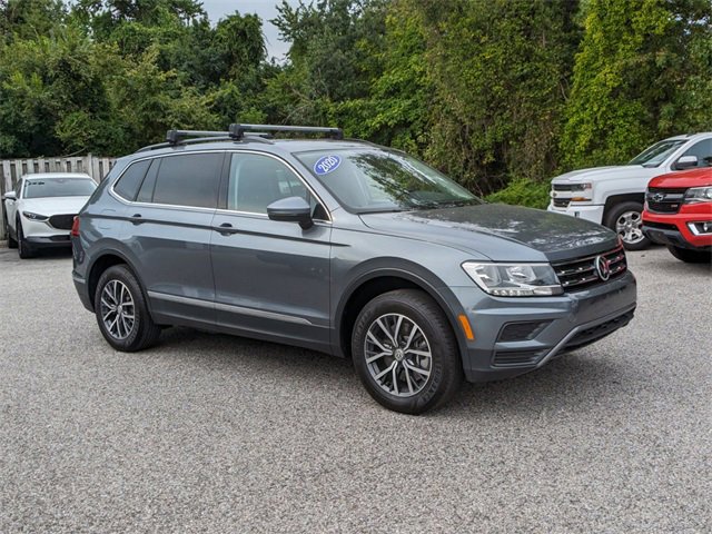 Used 2020 Volkswagen Tiguan SE w/ Panoramic Sunroof Package image 2