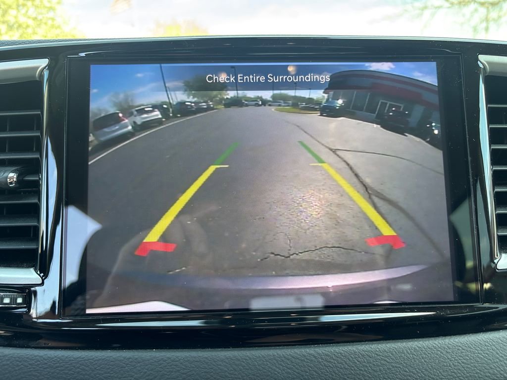 Used 2023 Chrysler Pacifica Touring-L image 22
